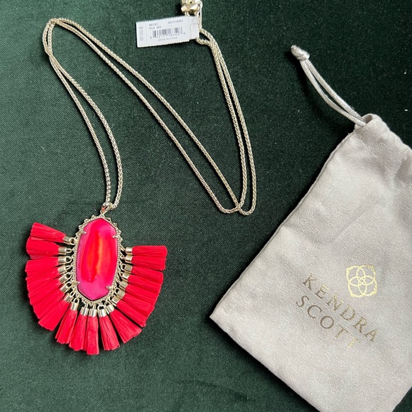 Kendra Scott Betsy Necklace - Picture 1 of 4